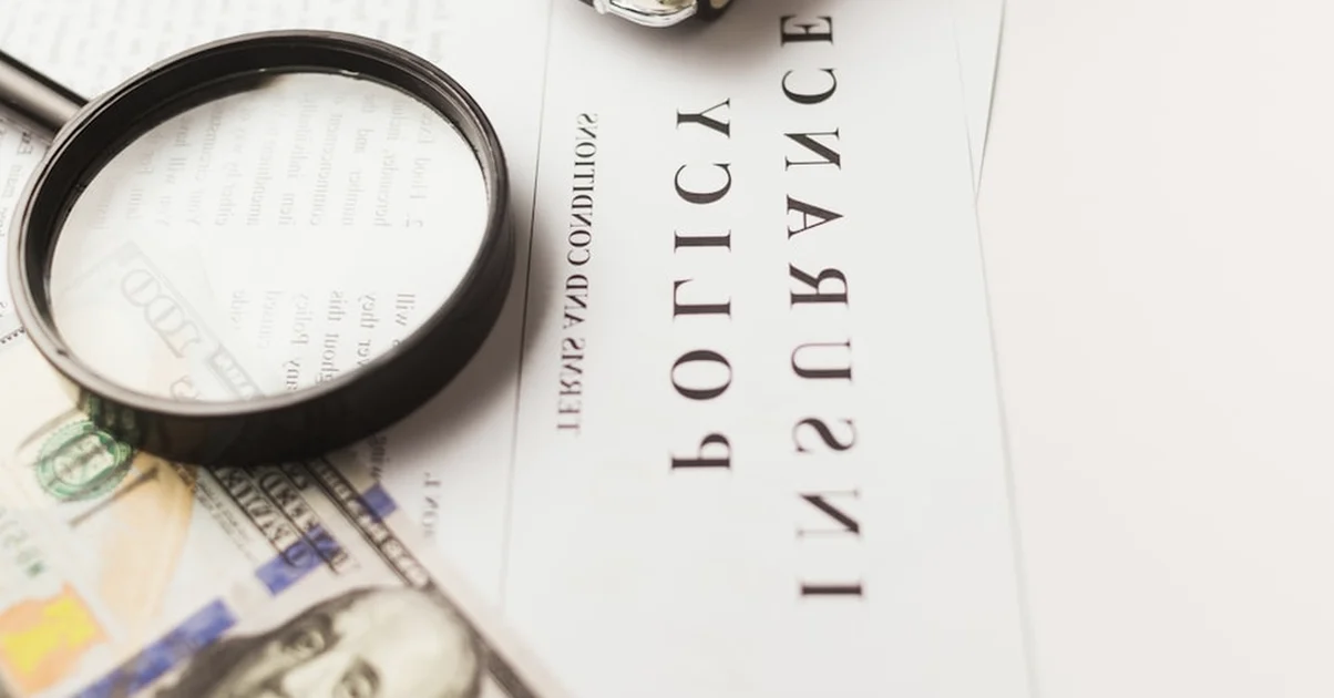 Cobrar seguros o fondos no es usar cuentas del fallecido